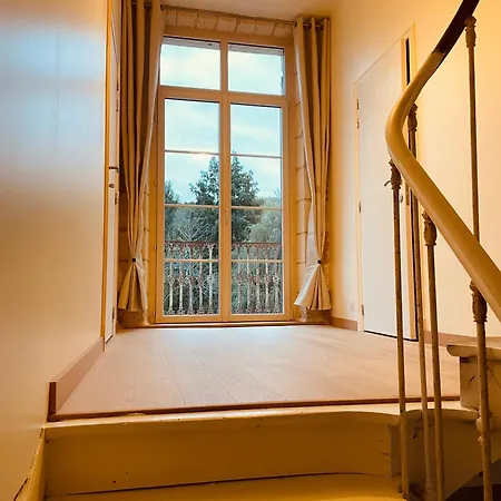 לינה וארוחת בוקר La Maison Du Rocher 3*