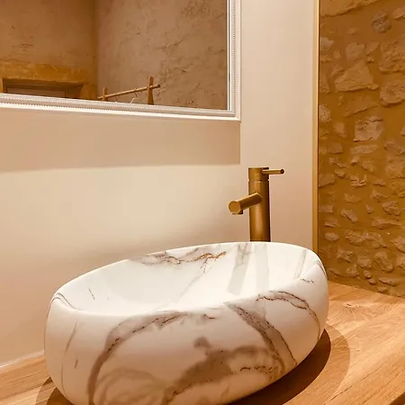 La Maison Du Rocher 3* Bayac